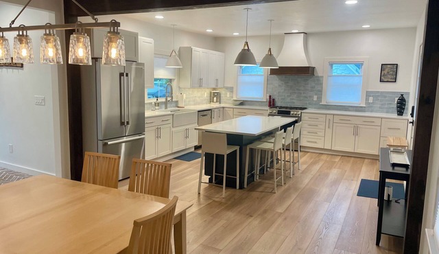 Downtown Wolfeboro! Walk to the lake, restaurants and park