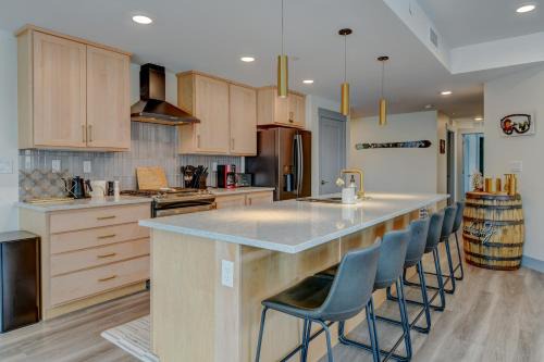 Downtown WP Condo 1202 I Hot Tub I AC I Great Views I Activity Program