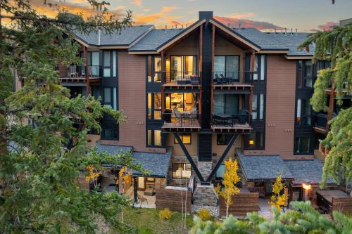 Downtown WP River Front Villa 236 I Private Hot Tub I Great Views