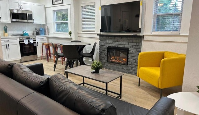 Downtown Zen 2-Bedrooms Private Bungalow
