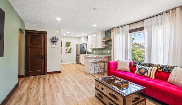 Downtown Zen - Central Location in Centerville, OH