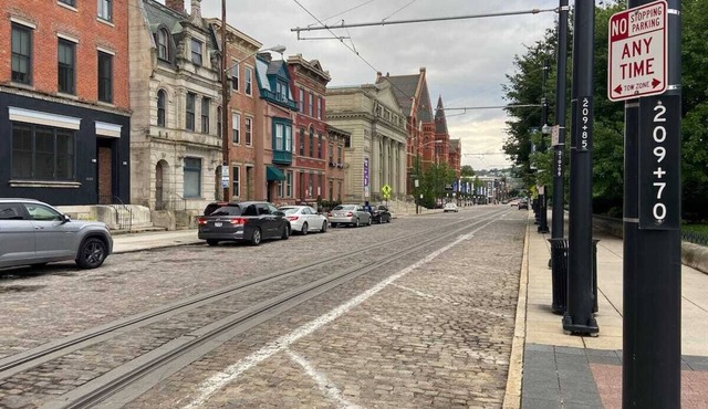 Downtown3BR/2.5BA Townhouse-RoofBalcony-Park 2Cars