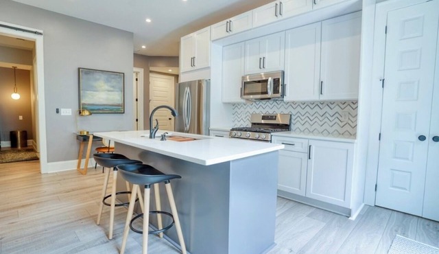 (DP1BC) Enjoy a Full Kitchen in a Furnished 1-BR near Piedmont Park