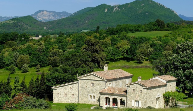 Drôme provençale quiet country house