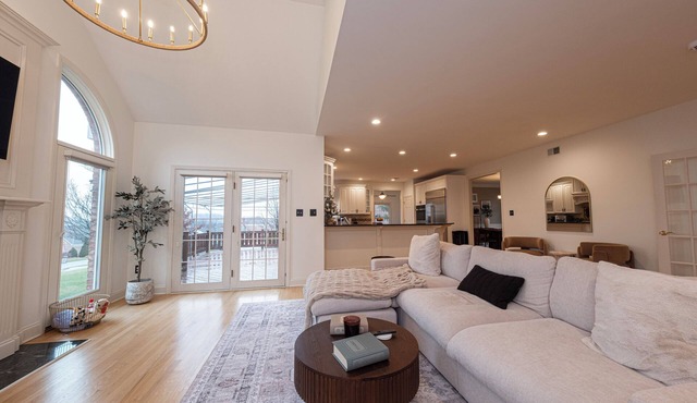 Draft Weekend Dream Home — Sleeps 8–10