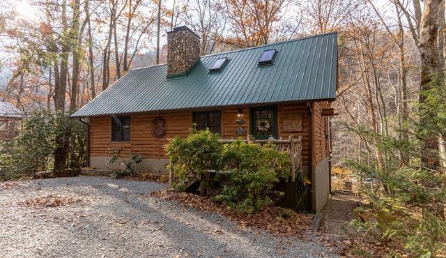 Draggin Fly- Romantic Getaway! River Frontage - Hot Tub - Firepit