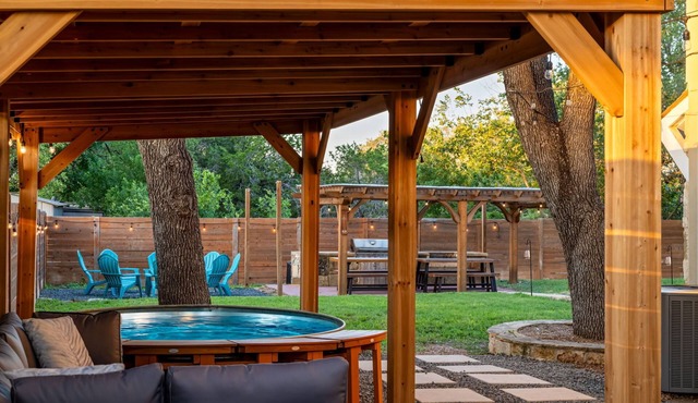 Dragonfly Escape: Pool, FirePit, Games | Sleeps20