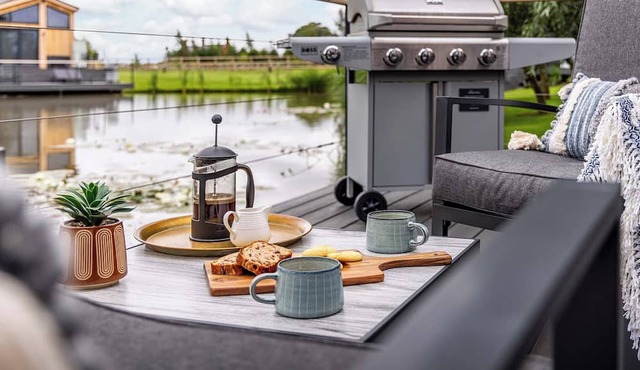 Dragonfly Lakeside Lodge