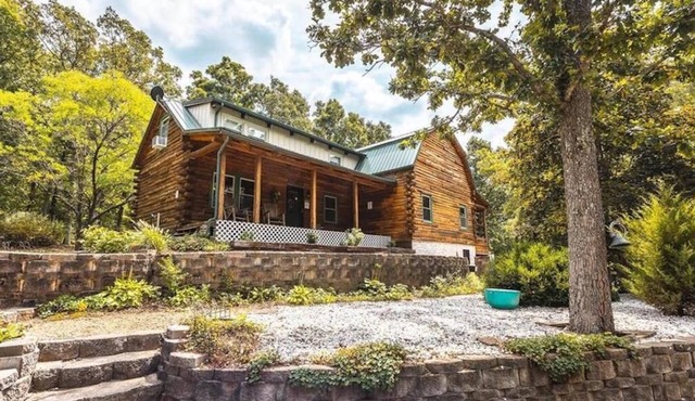 Dragonfly Meadows Log Cabin nestled in the Ozarks