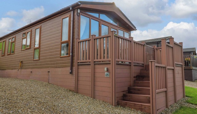 DRAGONFLY, pet friendly, with hot tub in Hipswell