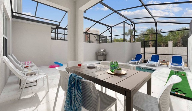 Drake's Dreamland | Fantasy escape w/video game theme BR, pool, near Universal