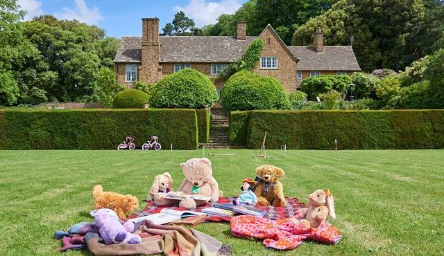 Drakestone House Manor with Breathtaking Cotswolds Views