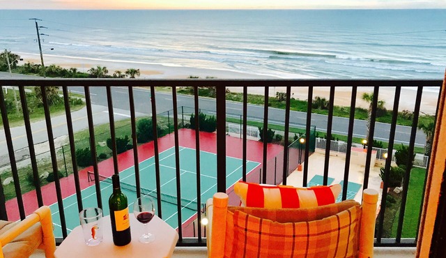 Dramatic 6th floor ocean views from all rooms, easy beach access, heated pool