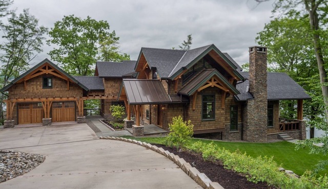 Dramatic Lakefront Timberframe Home