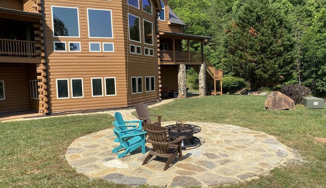 Dramatic Remodeled Log home with everything!