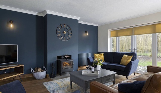 Draycott Farm large Cotswold property with hot tub