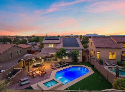 Dream And Drift Luxe Pool Spa Pool Table Firepit Paradise
