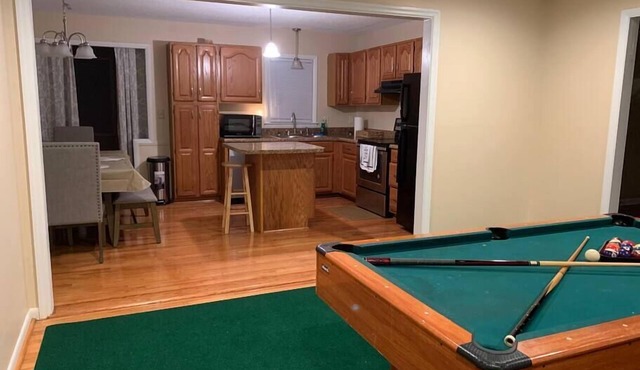 Dream Away Stay 5 Minutes from Fort Bragg