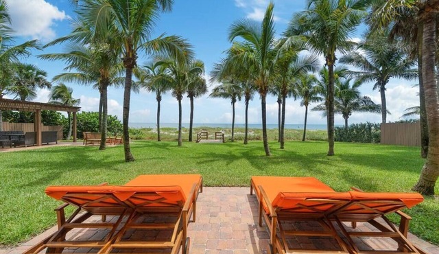 Dream Beach Home Vacation - Direct Beach Access & Exquisite Waterfront Views
