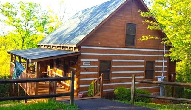 dream catcher. Beautiful Mountain Veiws and Real Log Cabin Charm!