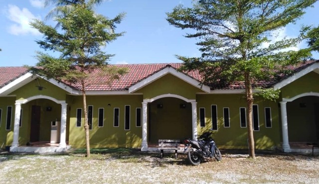 Dream Cube is only about 6 mins ride to Cenang Beach and Tengah Beach.