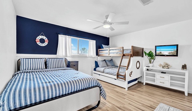 Dream Destin-ation Family Fun Condo- Pool, Tennis & Beach Service, Private Beach