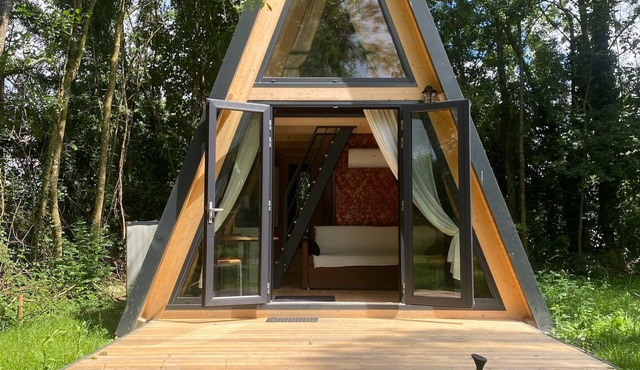 Dream ecolodge in a fairytale castle