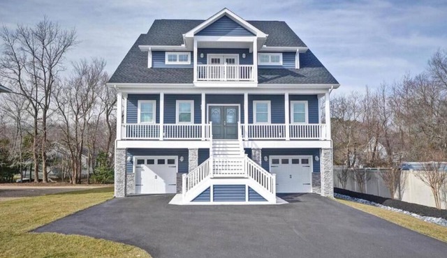 Dream getaway just 2 miles from Fenwick or OC beach. 5BR house sleeps up to 13