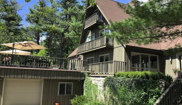 Dream getaway - mtn views, ski, pool, BBQ, Firepit, Kid friendly, Lakes, WFH