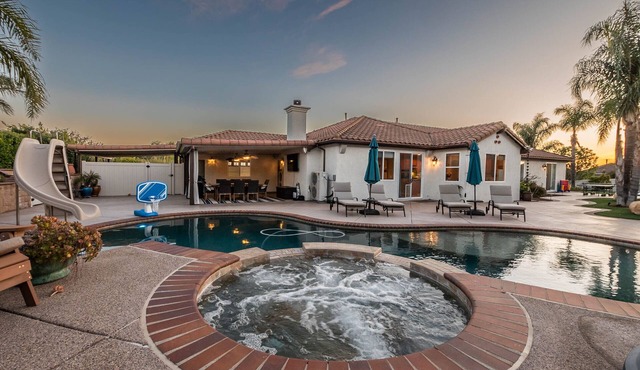 Dream Getaway:Putting Green, Game Room, Volleyball