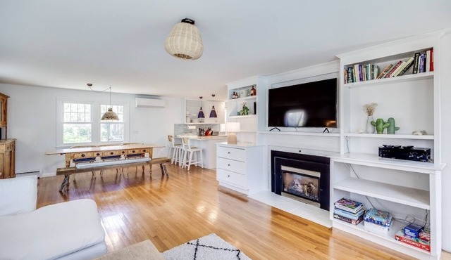 Dream Harwich retreat Pleasant Bay HOT TUB Fire Pit AC