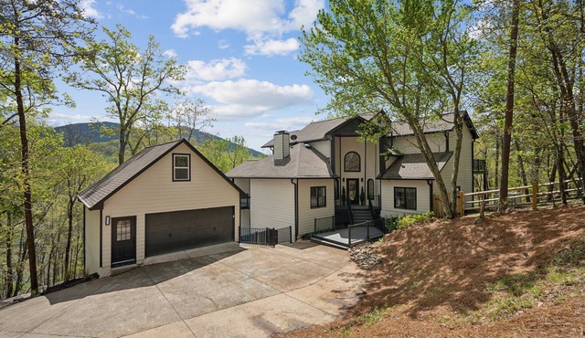 Dream Home in Jasper – 5 bedroom Stunner with Space & Style