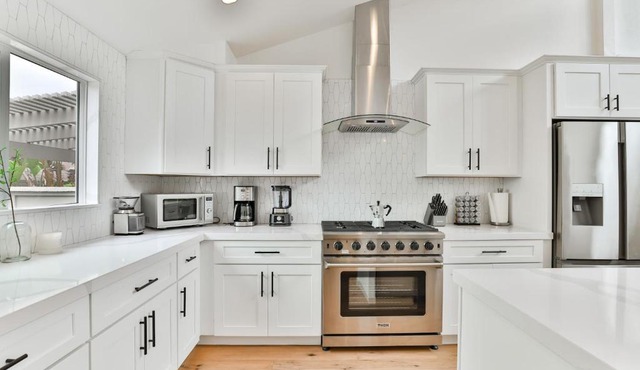 Dream Home - Steps to Beach, Pools, Shops & Dining