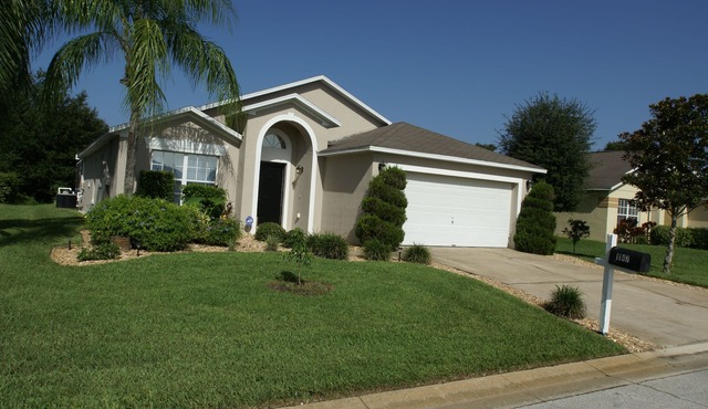 Dream Home with Pool Near Disney World! 4BR- 2BA Sleeps 8