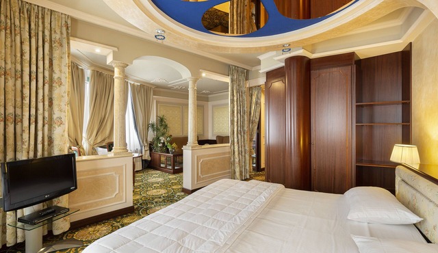 Dream Hotel