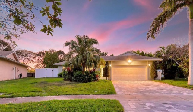 Dream House w/Huge Private Yard/Pool/Spa Game Rm