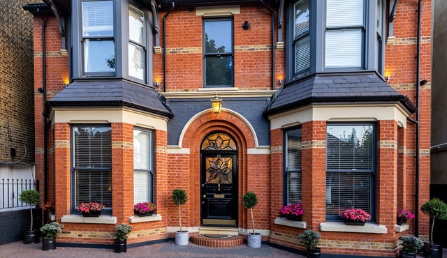 Dream house with Jacuzzi Sauna Cinema Gym 5BD