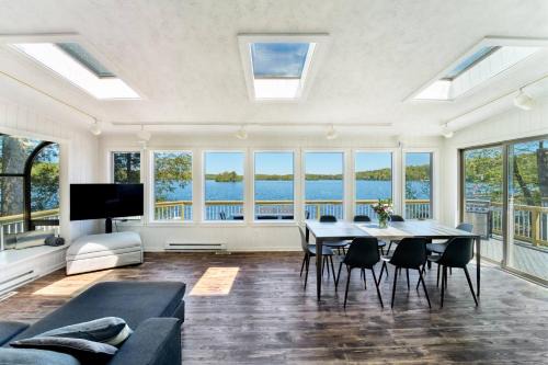 Dream Lakefront Escape + Beach/Ski/Golf near NYC