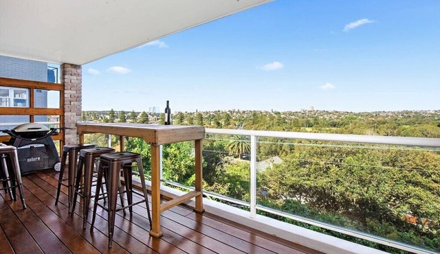 Dream location - 2brm apartment in Manly area with regional views