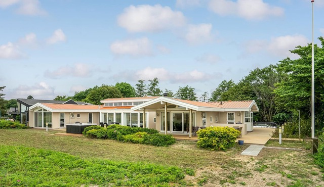 Dream location with large pool.