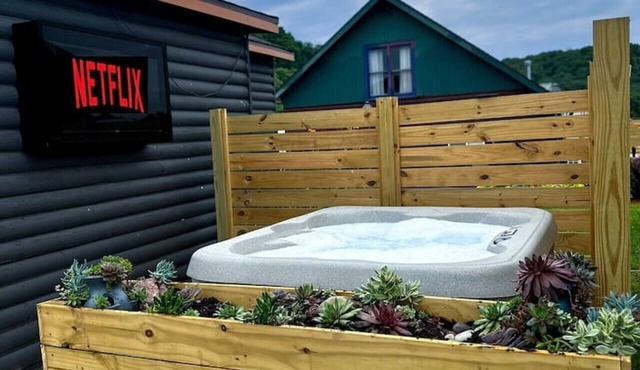 Dream Maker Log Cabin|Sauna + Hot Tub + Pickleball