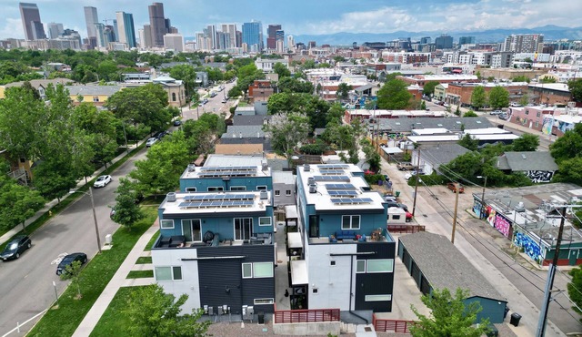 Dream Pad: 3BR Townhouse-heart of RiNo w/private garage - Sleeps 10!
