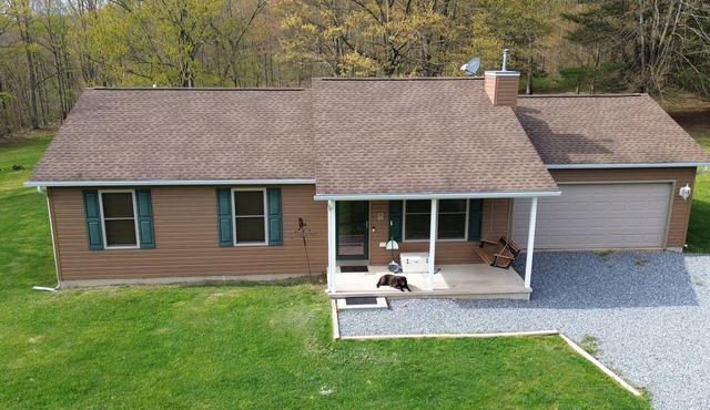 Dream Ridge Lodge - Spacious, Private and Centrally Located