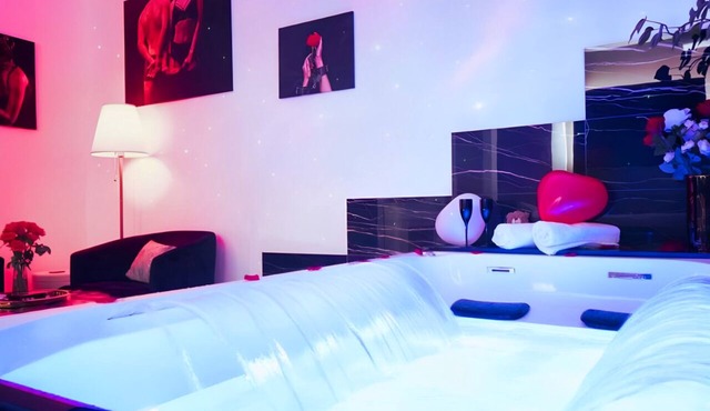 Dream Room | Jacuzzi, Sauna, Waterbed