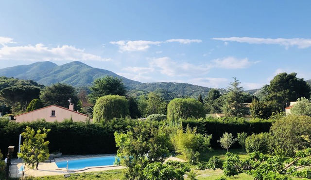 Dream Villa 3* magnificent view near sea and Spain ?