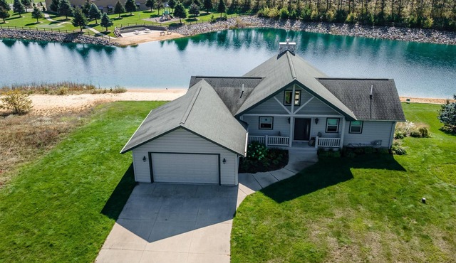 DREAM VACATION HOME ON A PEACEFUL CHANNEL AND PRIVATE BEACH