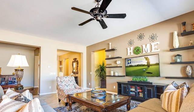 Dream Vacation/Relocation Home! 30 Night Min.