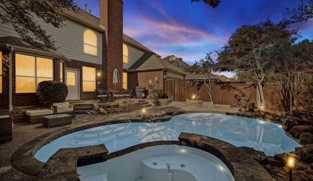 Dream Vacay in Central Plano - Pool & Grill