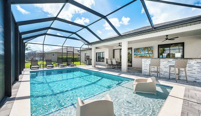 Dream View - Freshwater Canal Home with Outdoor Bar