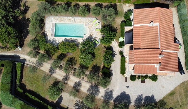 Dream villa beneath the Ventoux. incl. heated pool, Wi-Fi & cleaning service!